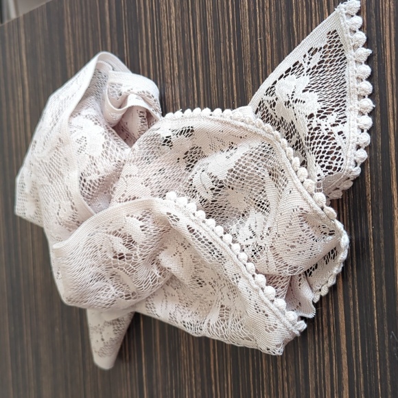 Bundle of three light scarves - Picture 3 of 10